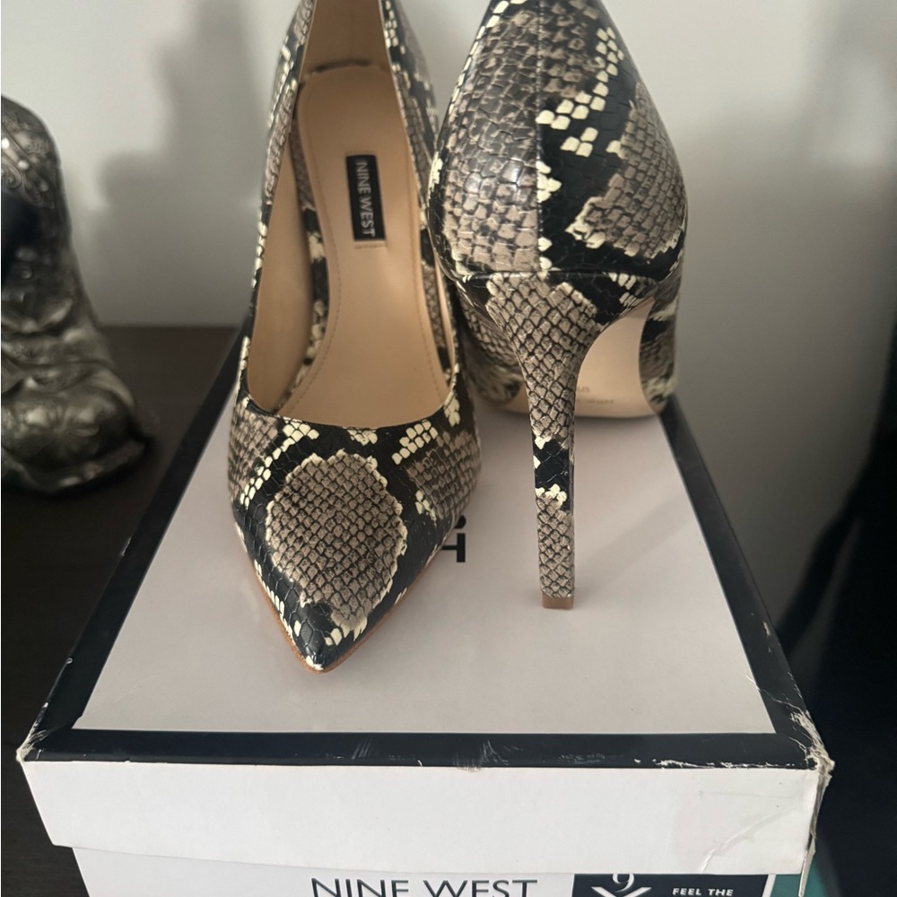 Nine West Black and Tan Snake-Print Pointed-Toe Pumps